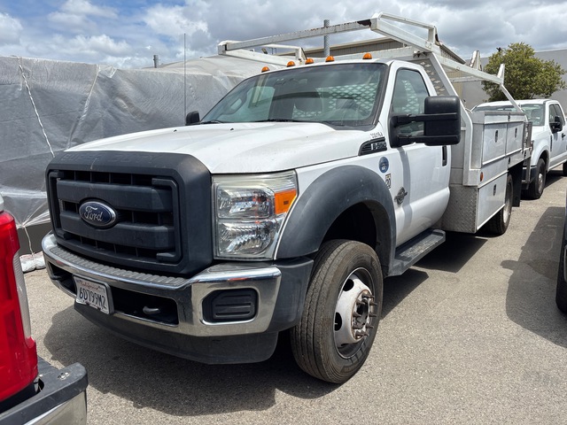 2016 Ford F-550 XL 4x2 Flatbed Truck