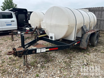 2010 1025 Gallon Water Trailer