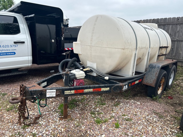 2009 1025 Gallon Water Trailer
