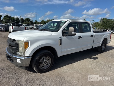 2017 Ford F-250 Super Duty XL 4x2 Crew Cab Pickup