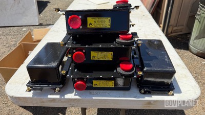 Lot of 5-Humvee Starter Boxes (Control Remote Switch) 6110-01-491-2152 Ship Dims: 14 x 13 x 11 35lbs Parti di ricambio per Humvee