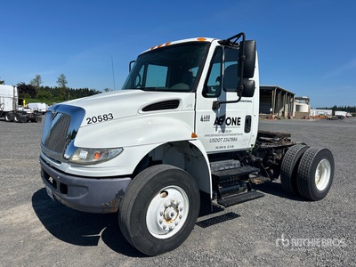 2007 International 4400 4x2 S/A Day Cab Truck Tractor