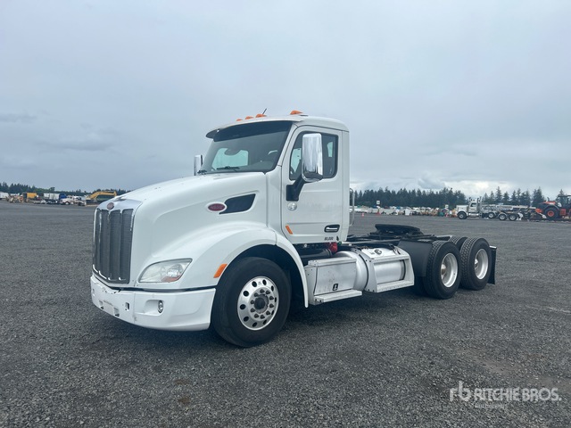 2016 Peterbilt 579 6x4 T/A Day Cab Truck Tractor