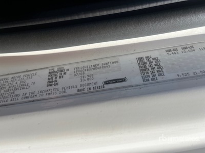 2010 Freightliner M2 106 Van Truck
