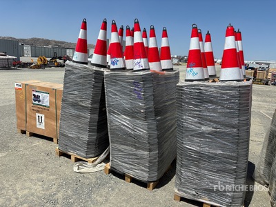 Quantity of (250) 2026 TSC 28 in Highway Cones