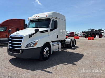 2020 Freightliner Cascadia 126 6x4 T/A Sleeper Truck Tractor