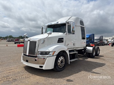 2020 Western Star 5700 6x4 T/A Sleeper Truck Tractor