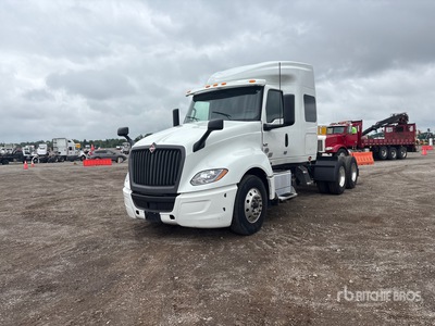2022 International LT625 6x4 Cabeza Tractora Cabina Dormitorio