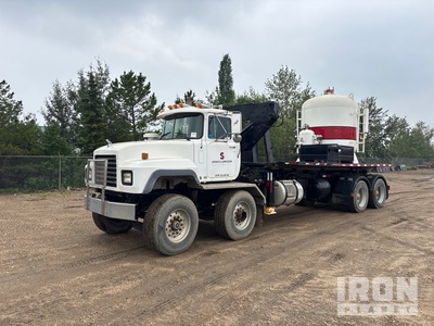 1998 Mack 8x4 Twin-Steer Blast Unit Divers - Camion