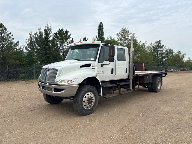 2015 International 4300M7 4x4 Crew Cab Flatbed Truck