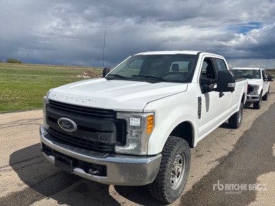 2017 Ford F-350 4x4 Crew Cab Pickup