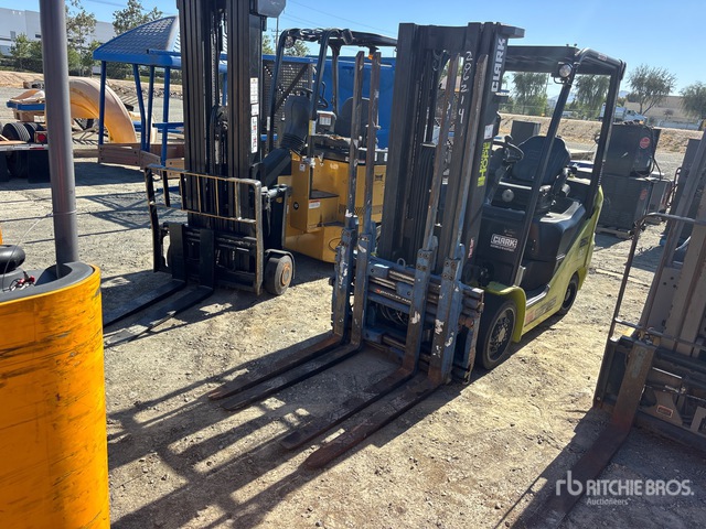 2021 Clark 25L 5000 lb Cushion Tire Forklift