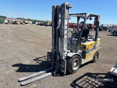 2017 Yale GLP060VXNDAE095 5700 lb Pneumatic Tire Forklift