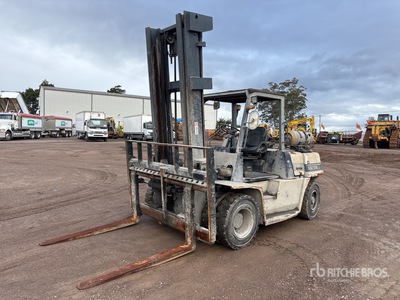 2005 Crown CG70S-2 Forklift