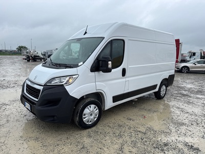 Peugeot Boxer 335 L2 2.2 BLUEHDI 140CV شاحنة فان