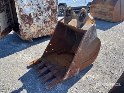 Cat 34 in Digging Excavator Bucket - Fits Cat 320