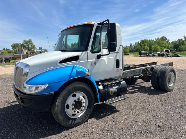 2007 International 4300 4x2 Cab and Chassis