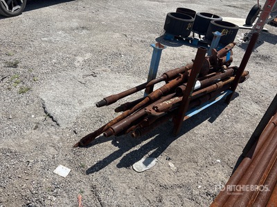 Quantity of (15) Ditch Witch 3-1/2 in Range 1 أنبوب الحفر