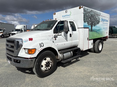2015 Ford F-750 4x2 Chipper Truck
