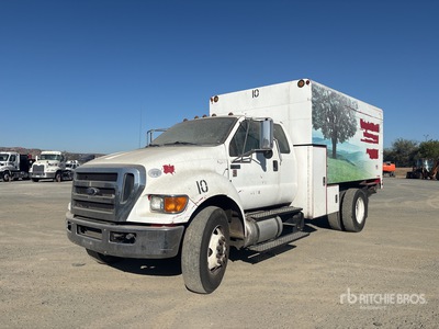2015 Ford F-750 4x2 Camion déchiqueteur