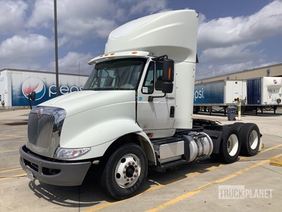 2014 International 8600 6x4 Tracteur Routier (Inoperable)