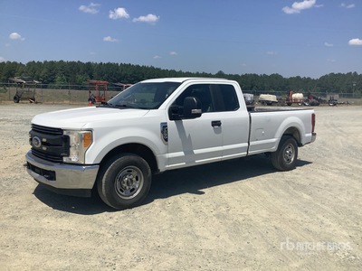 2017 Ford F-250 XL 4x2 Extended Cab Pickup