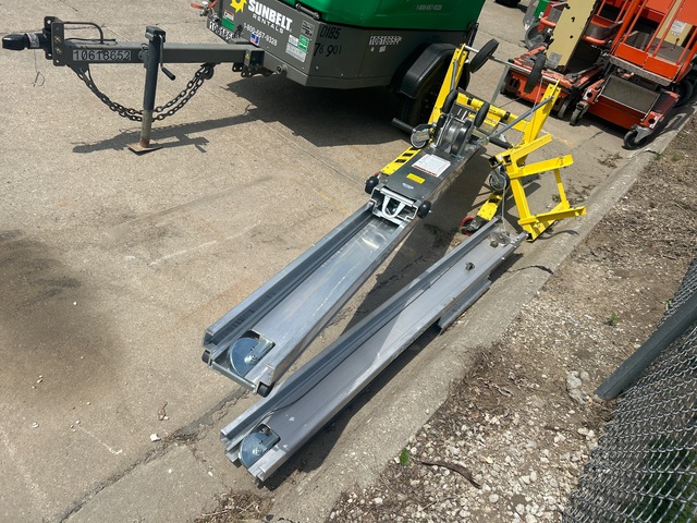 2023 Sumner 2118 Material Hoist
