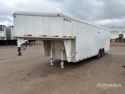 2014 Royal 24 ft T/A Gooseneck Enclosed Trailer