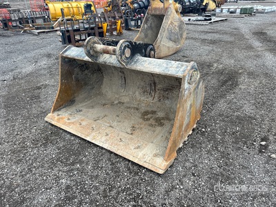 67 in Q/C Cleanup Excavator Bucket - Fits Terex 225LC-2