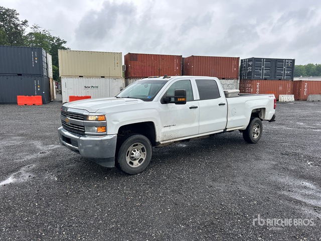 2016 Chevrolet Silverado 2500HD 4x4 Crew Cab Pickup