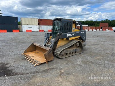 2016 John Deere 329E Two-Speed لودر بجنزير