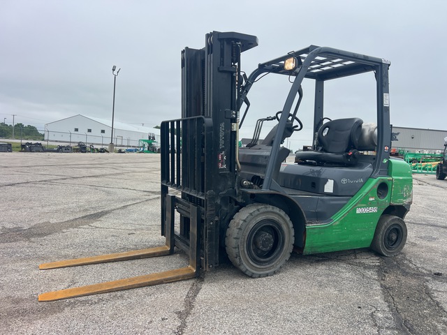 2018 Toyota 8FGU25 4750 lb Pneumatic Tire Forklift
