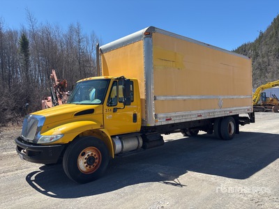 2005 International 4400 SBA 4x2 Gesloten vrachtwagen