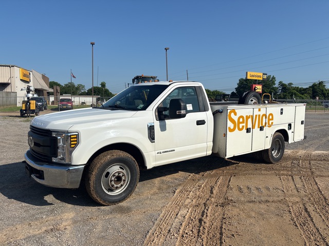 2018 Ford F-350 XL 4x2 Utility Truck 2018 Ford F-350 XL 4x2 Utility Truck