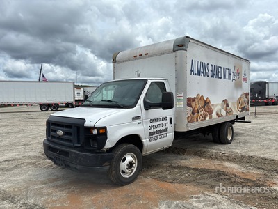 2014 Ford E-350 4x2 Van Truck