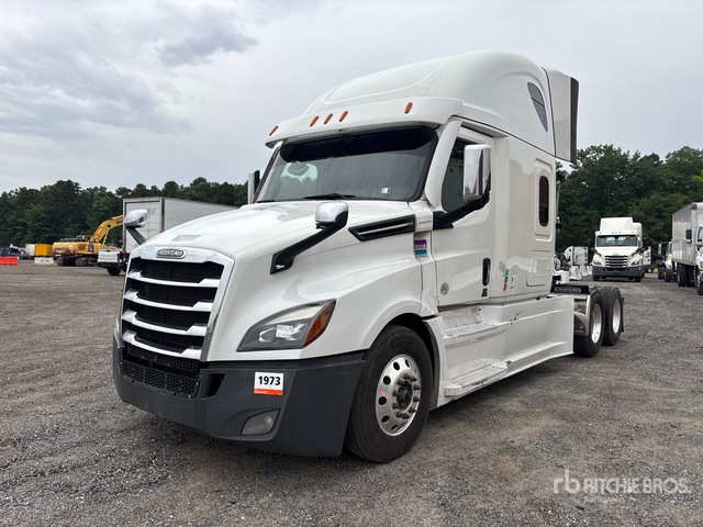 2022 Freightliner Cascadia 126 6x4 T/A Sleeper Truck Tractor