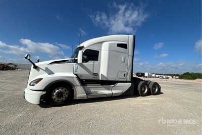 2022 Kenworth T680 6x4 T/A Sleeper Truck Tractor