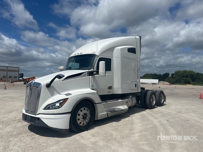 2022 Kenworth T680 6x4 Cabeza Tractora Cabina Dormitorio