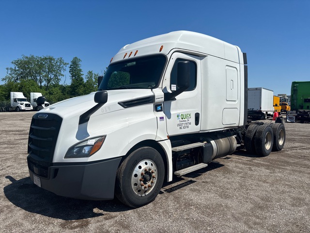 2019 Freightliner Cascadia 6x4 T/A Sleeper Truck Tractor