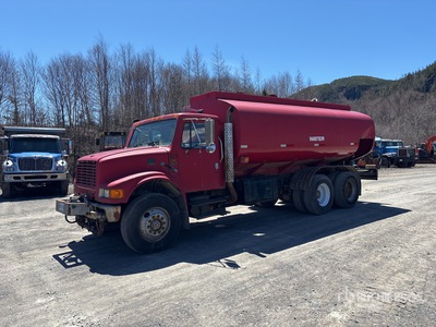 1997 International 4700 6x4 Water vrachtwagen