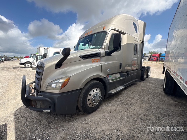 3AKJHHDR6JSJL8031 2018 photo no. 1