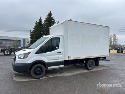 2015 Ford Transit 250 4x2 شاحنة فان