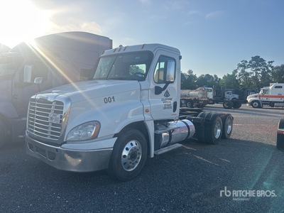 2018 Freightliner Cascadia 125 6x4 T/A Day Cab Truck Tractor