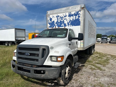 2013 Ford F-750 XL 4x2 Gesloten vrachtwagen