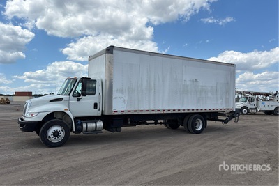 2016 International 4300 SBA 4x2 Furgonetka