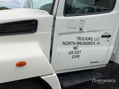 2006 Hino 258 4x2 Van Truck