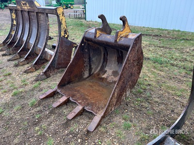 Sanders & Co CWS 44 in Digging Excavator Bucket