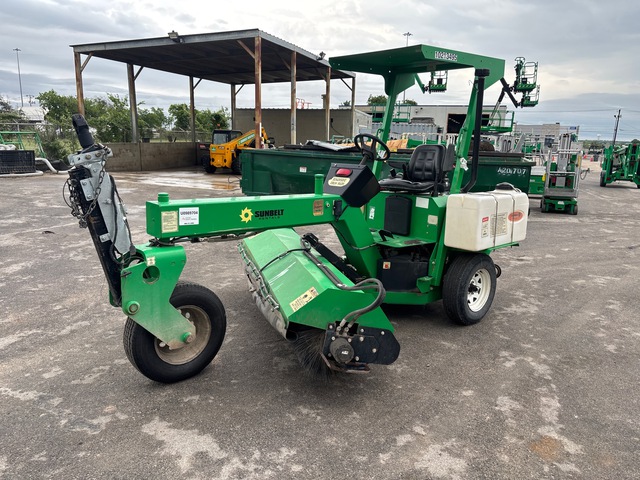 2019 Lay-Mor SM300 Self-Propelled Broom 2019 Lay-Mor SM300 Self-Propelled Broom