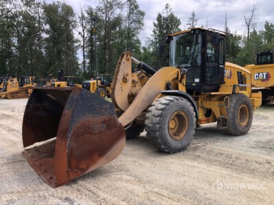 2021 Cat 930M Pala gommata