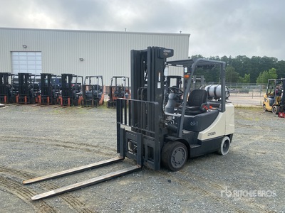 2019 Crown CGC40S 6900 lb Cushion Tire Montacargas